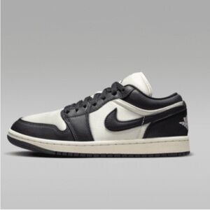 $160 NEW IN BOX!  Air Jordan 1 Low SE women’s 8.5